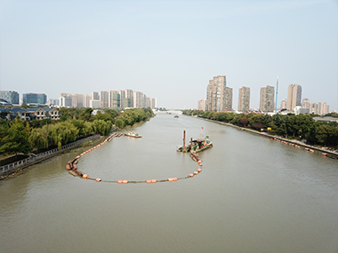 浙江省苕溪清水入湖河道整治导流港清淤工程.jpg